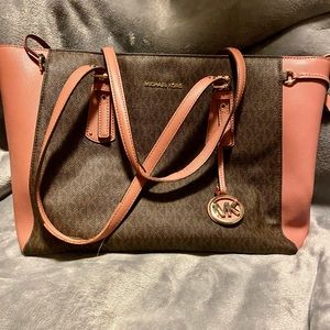 MK Rose Voyager Tote